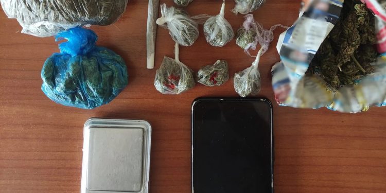 Συνελήφθη διακινητής ναρκωτικών που είχε κάνει 244 αγοραπωλησίες – «Τσέπωσε» 25.000 ευρώ – ΦΩΤΟ