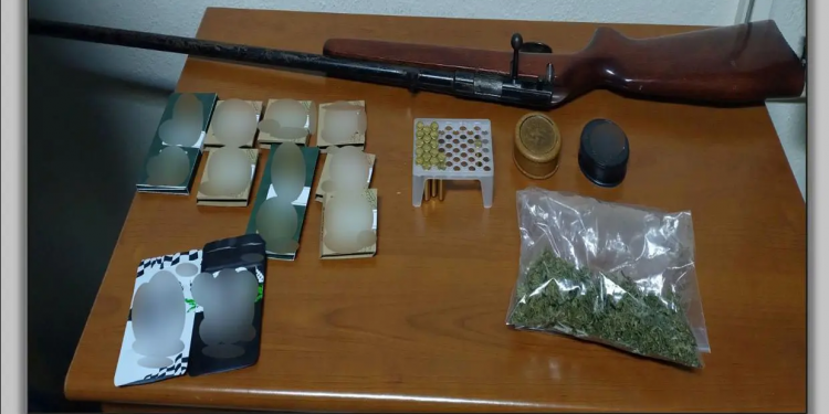 Φλώρινα: Συνελήφθη 40χρονος για ναρκωτικά και όπλα – ΦΩΤΟ