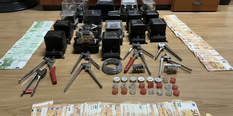 Ρευματοκλοπή: Συνελήφθησαν 5 άτομα εκ των οποίων 2 δρούσαν ως «τεχνικοί» – ΦΩΤΟ