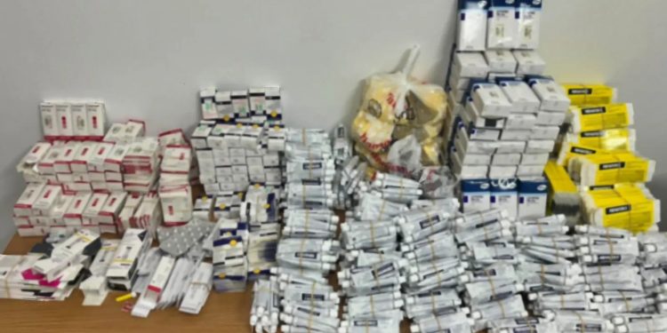 Ρόδος: Συνελήφθη 49χρονη για κατοχή και μεταφορά ψευδεπίγραφων φαρμάκων – ΦΩΤΟ