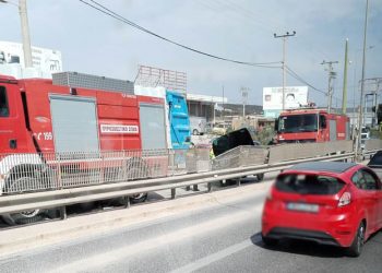Σοκαριστικό τροχαίο στη Λεωφόρο Βάρης Κορωπίου – Ένας σοβαρά τραυματίας – ΦΩΤΟ
