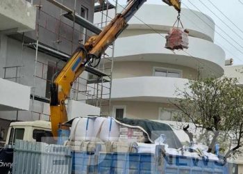 Εργατικό δυστύχημα στη Βούλα: Νεκρός ο 28χρονος χειριστής του γερανού – 7 προσαγωγές – ΒΙΝΤΕΟ