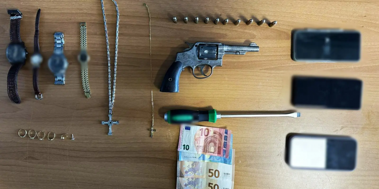 Χαλκίδα: Στα δίχτυα της ΕΛΑΣ η συμμορία που είχε «ρημάξει» σπίτια και επιχειρήσεις – ΦΩΤΟ