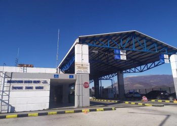 Ιωάννινα: Συνελήφθησαν οδηγός και συνοδηγός τουριστικού λεωφορείου για μεταφορά παράνομου μετανάστη