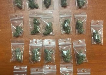 Δύο 17χρονοι έκρυβαν κάνναβη σε φρεάτια ύδρευσης στην Ομόνοια – ΦΩΤΟ