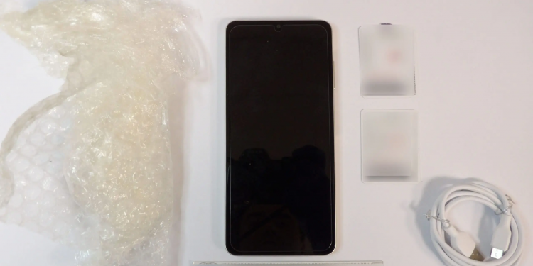 Λάρισα: Από …αέρος προσπάθησε να εφοδιάσει με κινητά τηλέφωνα τους κρατούμενους – ΦΩΤΟ