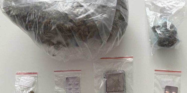 Λαμία: Δύο άτομα συνελήφθησαν για ναρκωτικά – ΦΩΤΟ