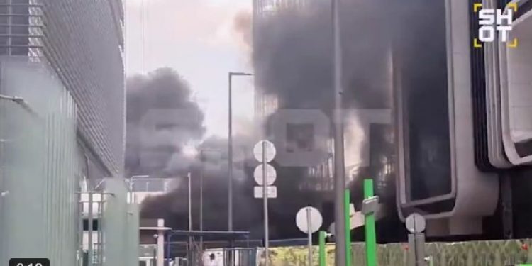 Μόσχα: Πυρκαγιά σε εμπορικό κέντρο μετά από έκρηξη σταθμευμένου αυτοκινήτου – ΒΙΝΤΕΟ