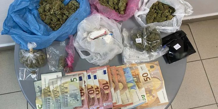 Δενδροπόταμος: 8 συλλήψεις για ναρκωτικά – Στην επιχείρηση συμμετείχε και αστυνομικός σκύλος – ΦΩΤΟ