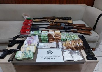 Κως: Χειροπέδες σε 35χρονο και 70χρονο για διακίνηση κοκαΐνης και οπλοκατοχή – ΦΩΤΟ
