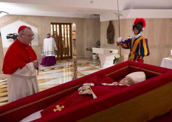 Πάπας Φραγκίσκος: Από αύριο (23/4) η σορός του σε λαϊκό προσκύνημα – Πότε θα γίνει η κηδεία – ΒΙΝΤΕΟ – ΦΩΤΟ