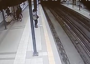 ΒΙΝΤΕΟ ΝΤΟΚΟΥΜΕΝΤΟ: Συνελήφθη «αγέλη ανηλίκων» που άρπαζε αλυσίδες σε γειτονιές της Αθήνας – ΦΩΤΟ