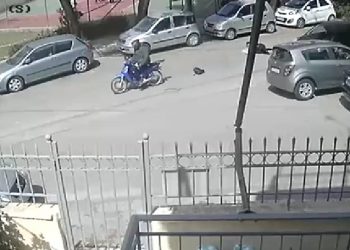 ΒΙΝΤΕΟ ΝΤΟΚΟΥΜΕΝΤΟ: Η δράση του τσαντάκια που έσερνε τα θύματά του στον δρόμο