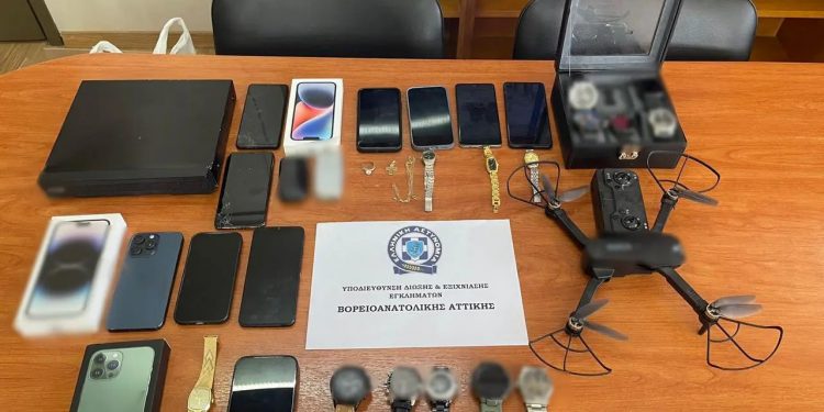 Συνελήφθησαν 4 μέλη της συμμορίας με το drone που έκλεβαν βίλες – Η επίθεση σε βάρος αστυνομικού – ΒΙΝΤΕΟ – ΦΩΤΟ