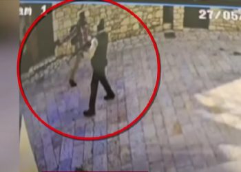 ΒΙΝΤΕΟ ΝΤΟΚΟΥΜΕΝΤΟ-Ληστεία ΕΛΤΑ στα Καλάβρυτα: Η στιγμή που οι δράστες φεύγουν με το καλάζνικοφ στα χέρια