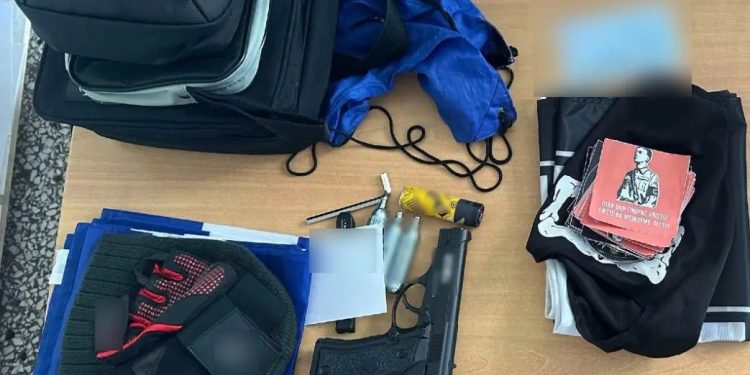 Ίλιον: 3 συλλήψεις για βανδαλισμό σε σχολείο – Έγραψαν συνθήματα υπέρ της Χρυσής Αυγής  – ΦΩΤΟ