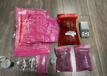 Επεισοδιακή σύλληψη 28χρονου διακινητή ναρκωτικών – Έριξε το αυτοκίνητό του πάνω σε περιπολικό – ΦΩΤΟ