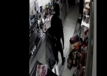 ΒΙΝΤΕΟ ΝΤΟΚΟΥΜΕΝΤΟ: «Επιδρομή» κακοποιών σε καφετέρια της κεντρικής Μακεδονίας