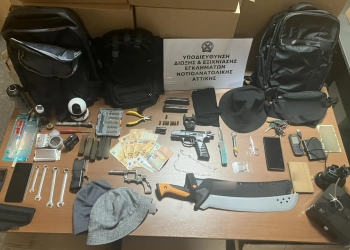 Γλυφάδα: Στα …δίχτυα των αρχών ο κλέφτης των χρηματοκιβωτίων – ΦΩΤΟ