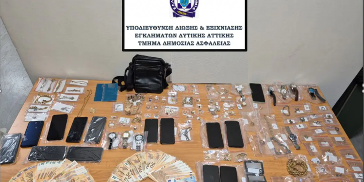 Αυτά είναι τα «φιντάνια» που ξάφριζαν σπίτια ξεγελώντας ηλικιωμένους στη Δυτική Αττική