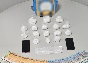 Εξαρθρώθηκε εγκληματική οργάνωση που διακινούσε κοκαΐνη – Χειροπέδες σε 35χρονη και 57χρονο – ΦΩΤΟ