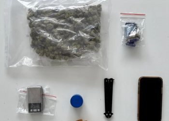 Λαμία: Επεισοδιακή σύλληψη ανήλικου για ναρκωτικά – Είχε στην κατοχή του μαχαίρι «πεταλούδα» – ΦΩΤΟ