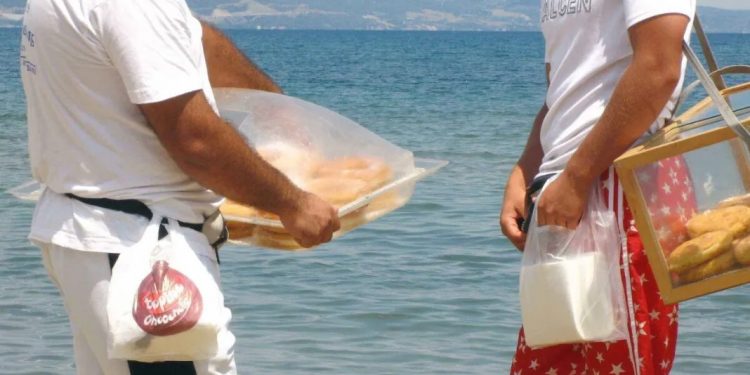 Χαλκιδική: Στο εδώλιο η «μαφία του λουκουμά» – Συμμορία είχε απλώσει τα πλοκάμια της στις παραλίες