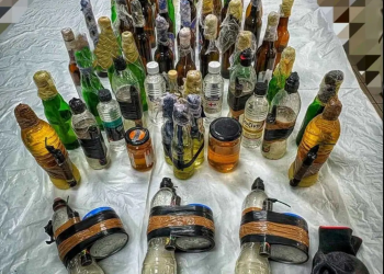 «Τίγκα» στις μολότοφ, χώροι του Αριστοτέλειου Πανεπιστημίου Θεσσαλονίκης – ΦΩΤΟ