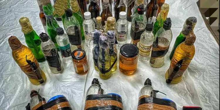 «Τίγκα» στις μολότοφ, χώροι του Αριστοτέλειου Πανεπιστημίου Θεσσαλονίκης – ΦΩΤΟ