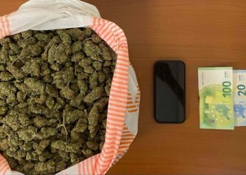 Διακινούσε «ναρκοδέματα» μέσω… ταχυδρομείου – Χτύπησε τους αστυνομικούς που τον συνέλαβαν – ΦΩΤΟ