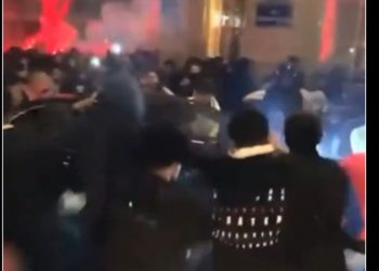 Παρίσι: Αυτοκίνητο έπεσε σε πλήθος φιλάθλων – ΒΙΝΤΕΟ – ΦΩΤΟ