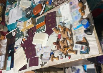 Με….πούλμαν στην Ευελπίδων οι συλληφθέντες από την υπόθεση με τα πλαστά διαβατήρια – ΒΙΝΤΕΟ – ΦΩΤΟ