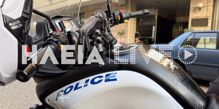 Αστυνομικοί της ΔΙΑΣ έσωσαν γυναίκα που ήταν έτοιμη να πηδήξει στο κενό από τον 5ο όροφο – ΦΩΤΟ