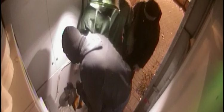 ΒΙΝΤΕΟ ΝΤΟΚΟΥΜΕΝΤΟ από τους «μπουρλοτιέρηδες» της Χαλκιδικής – Ανατίναζαν ΑΤΜ και έκαναν «μεγάλη ζωή»