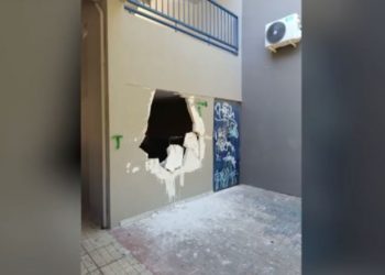 Νέα Ιωνία: Εισβολή βανδάλων σε σχολείο – Έσπασαν τους τοίχους με βαριοπούλα – ΒΙΝΤΕΟ
