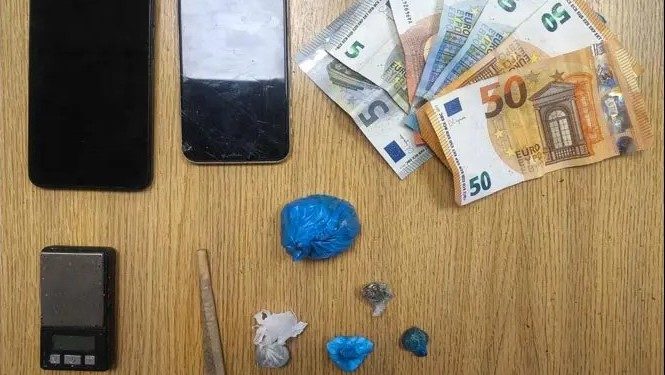 Βόλος: Στον «ιστό» της ΕΛΑΣ δύο άνδρες για ναρκωτικά – ΦΩΤΟ