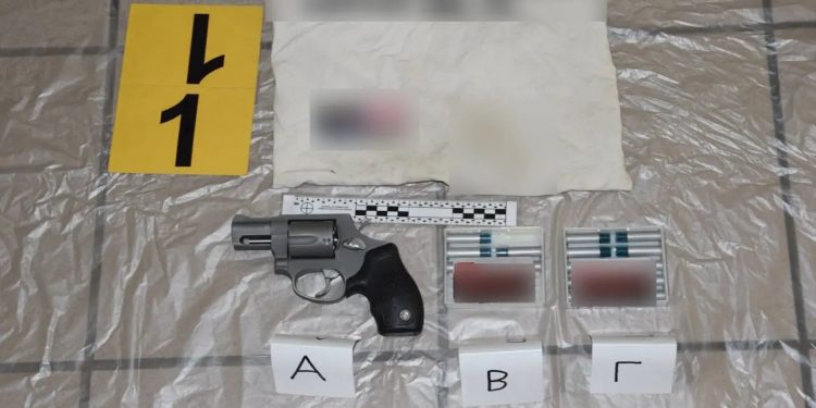 Χίος: Χειροπέδες σε άνδρα που πυροβολούσε άσκοπα με περίστροφο – ΦΩΤΟ