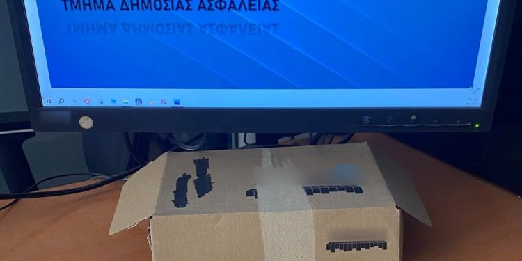 Βορειοανατολική Αττική: Πολίτης βρήκε φάκελο με 20.000 ευρώ σε κάδο ανακύκλωσης και τον παρέδωσε – ΦΩΤΟ