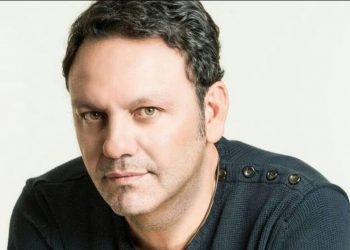 Δίωξη στον τραγουδιστή Στάθη Αγγελόπουλο για ενδοοικογενειακή σωματική βλάβη – Παραπέμφθηκε στο Αυτόφωρο – ΒΙΝΤΕΟ