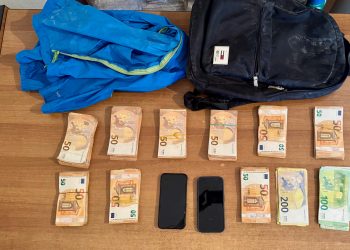 Αμοργός: Συνελήφθησαν 2 κλέφτες που διέρρηξαν χρηματοκιβώτιο επιχείρησης – Βρέθηκαν 45.100 ευρώ – ΦΩΤΟ