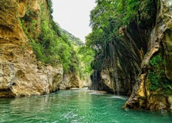 Συναγερμός στην Άρτα: Δύο ανήλικοι ανασύρθηκαν χωρίς τις αισθήσεις τους από τον Άραχθο – ΒΙΝΤΕΟ