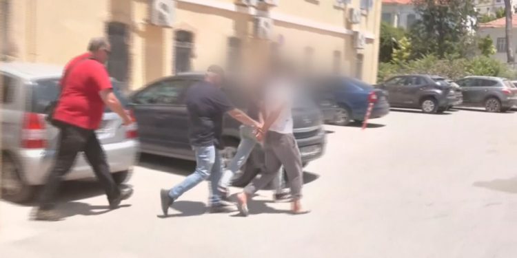 Ο Αζέρος κατάσκοπος που συνελήφθη στην Κρήτη – Πλούσιο υλικό από τις βάσεις στη Σούδα βρέθηκε στη κατοχή του – ΦΩΤΟ