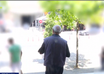 Θεσσαλονίκη: Ελεύθερος ο Ισπανός «Σαμουράι» που επιτέθηκε με μαχαίρι σε θαμώνες μαγαζιού – ΒΙΝΤΕΟ – ΦΩΤΟ