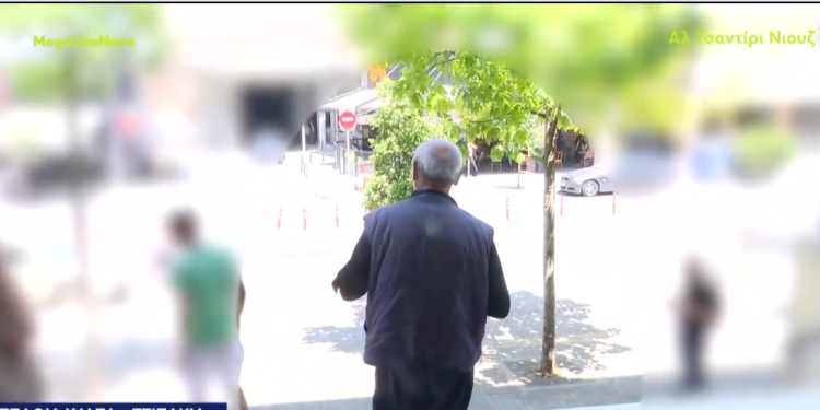 Θεσσαλονίκη: Ελεύθερος ο Ισπανός «Σαμουράι» που επιτέθηκε με μαχαίρι σε θαμώνες μαγαζιού – ΒΙΝΤΕΟ – ΦΩΤΟ