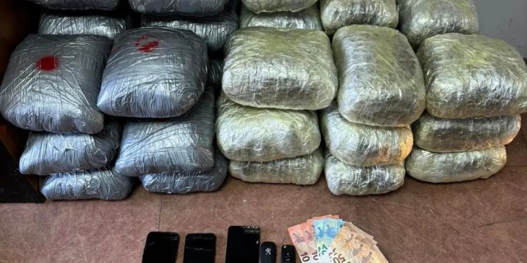 Ιωάννινα: Συνελήφθησαν 2 άνδρες με 38,5 κιλά κάνναβη – Ο μεταφορέας και ο… προπομπός – ΦΩΤΟ