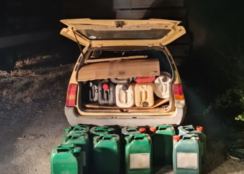 Πιερία : Πιάστηκαν οι δύο άντρες που έκλεβαν βενζίνη από σταθμευμένα οχήματα – ΦΩΤΟ