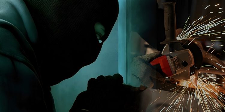 Λάρισα: Έκλεψαν χρηματοκιβώτιο γεμάτο χρυσαφικά – Οι δράστες έκαψαν το αυτοκίνητο διαφυγής