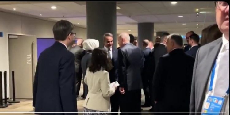 Σύνοδος Κορυφής του ΝΑΤΟ – «Η χώρα μας δεν ετεροπροσδιορίζεται» είπε ο Κ. Μητσοτάκης σε μία μίνι συνάντηση με τον Ερντογάν – ΒΙΝΤΕΟ – ΦΩΤΟ