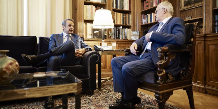 Συνάντηση Μητσοτάκη-Τασούλα: Τι είπαν για τον πόλεμο στην Μέση Ανατολή – ΒΙΝΤΕΟ