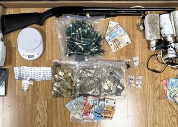 Αχαρνές: Επιχείρηση του ελληνικού FBI με αστυνομικούς σκύλους για ναρκωτικά – 6 συλλήψεις – ΦΩΤΟ